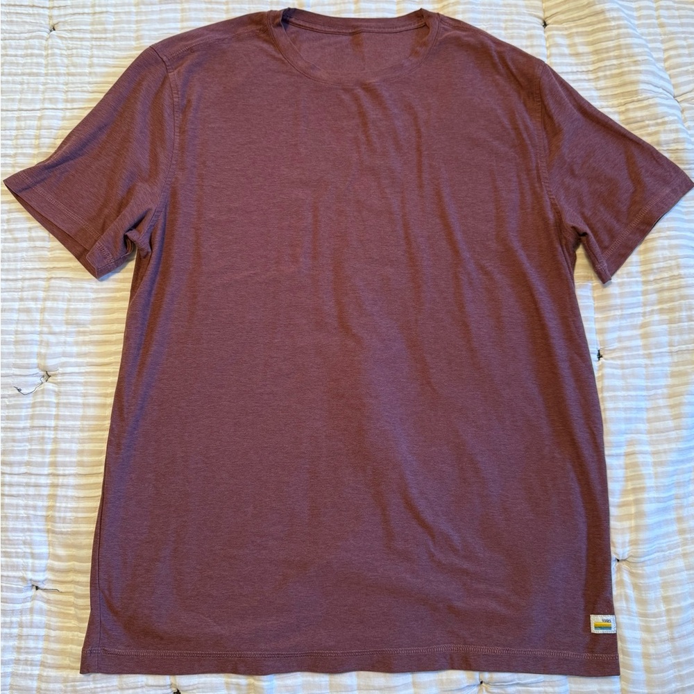 Vuori Men's Short Sleeve Strato Tech Tshirt in Burgundy